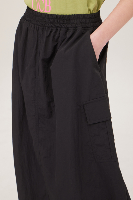 https://img.benettonmall.com/PARTS/KB/25S/BASK59531BK_MB_D3.jpg