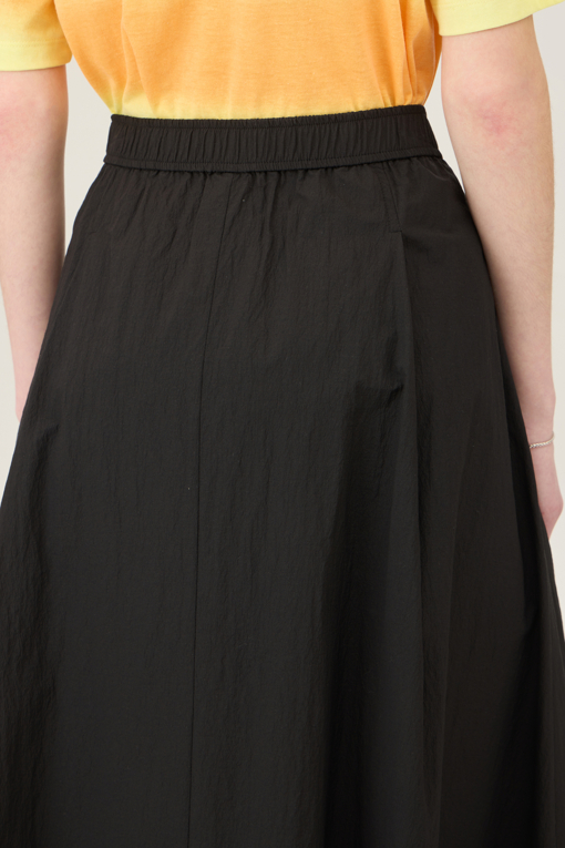 https://img.benettonmall.com/PARTS/KB/25S/BASK94531BK_MB_D4.jpg