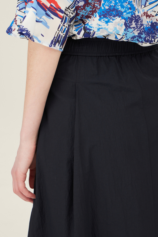 https://img.benettonmall.com/PARTS/KB/25S/BASK94531NY_MB_D4.jpg
