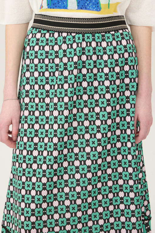 https://img.benettonmall.com/PARTS/KB/25S/BASKE2531GR_MB_D2.jpg