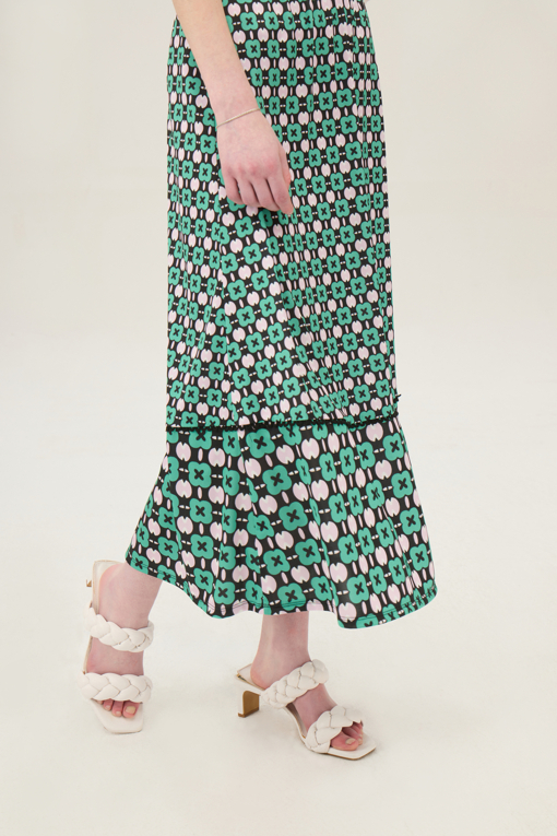 https://img.benettonmall.com/PARTS/KB/25S/BASKE2531GR_MB_D4.jpg