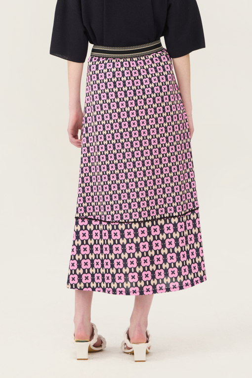 https://img.benettonmall.com/PARTS/KB/25S/BASKE2531PK_MB_D1.jpg