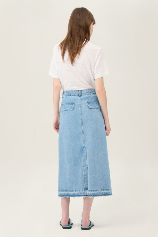 https://img.benettonmall.com/PARTS/KB/25S/BASKE3531IN_MB_D1.jpg