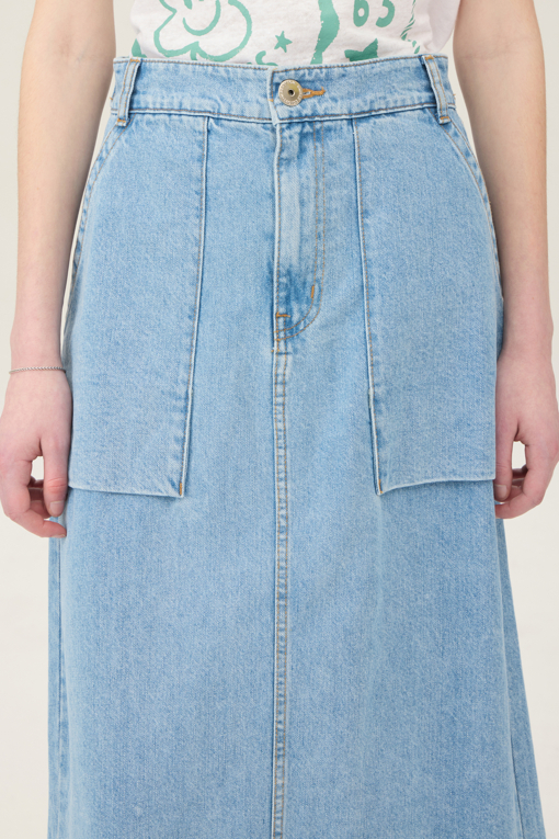 https://img.benettonmall.com/PARTS/KB/25S/BASKE3531IN_MB_D2.jpg
