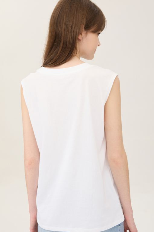 https://img.benettonmall.com/PARTS/KB/25S/BATS61531WH_MB_D4.jpg