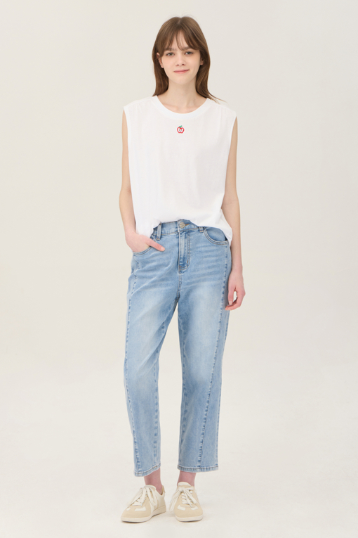 https://img.benettonmall.com/PARTS/KB/25S/BATS61531WH_MB_D5.jpg