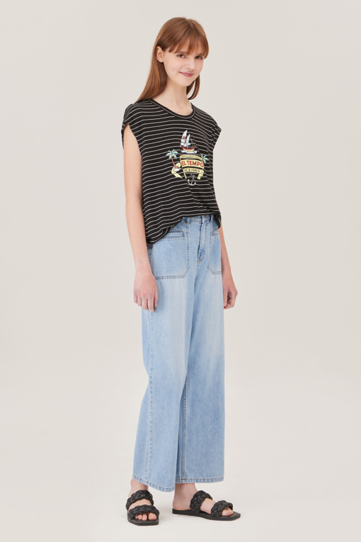 https://img.benettonmall.com/PARTS/KB/25S/BATS65531BK_MB_D5.jpg