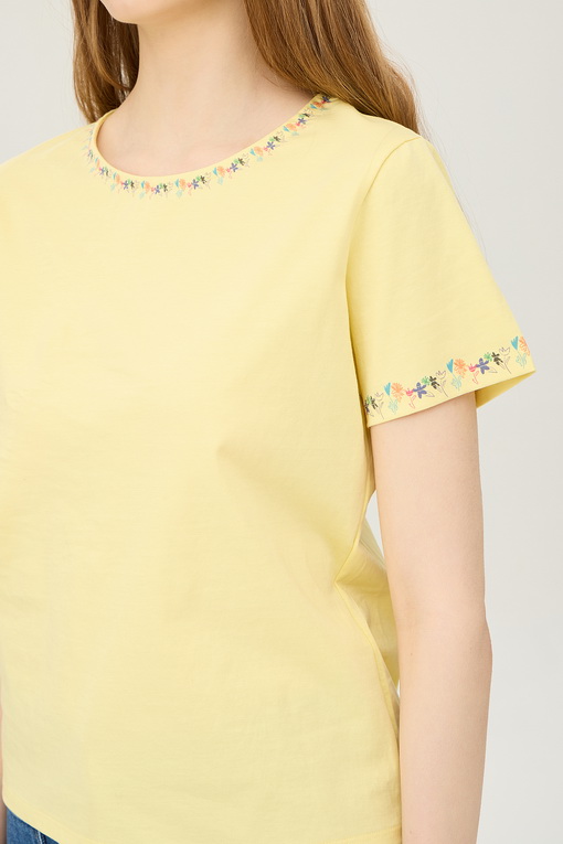 https://img.benettonmall.com/PARTS/KB/25S/BATS95531YE_MB_D4.jpg