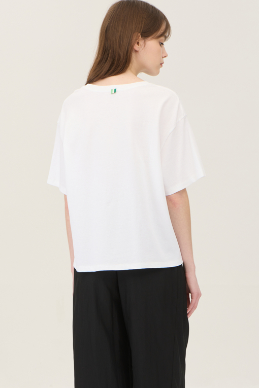 https://img.benettonmall.com/PARTS/KB/25S/BATSE3531WH_MB_D1.jpg
