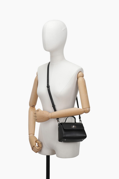 https://img.benettonmall.com/PARTS/KB/25S/BCBG10511BK_MB_D7.jpg