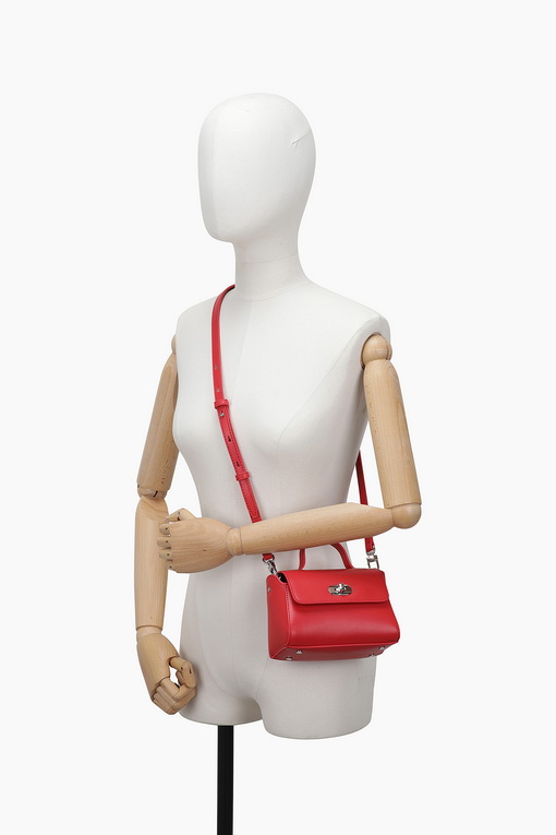 https://img.benettonmall.com/PARTS/KB/25S/BCBG10511RD_MB_D7.jpg