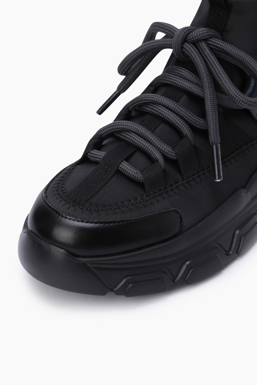 https://img.benettonmall.com/PARTS/KB/25S/BCSH50531BK_MB_D2.jpg