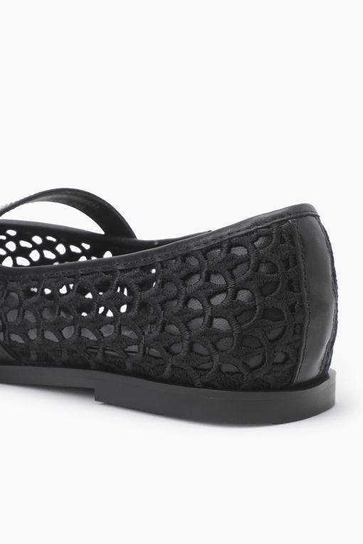 https://img.benettonmall.com/PARTS/KB/25S/BCSH52531BK_MB_D4.jpg