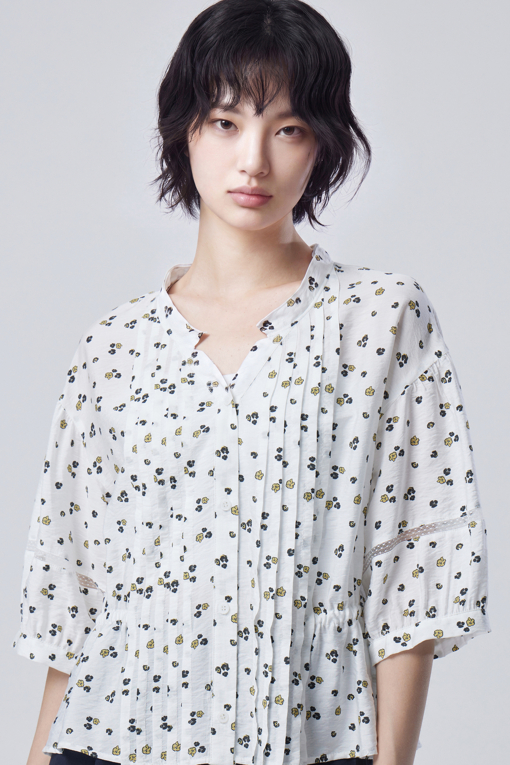 https://img.benettonmall.com/PARTS/KB/26F/BABL03641WH_MB_D2.jpg?cb=1788777022