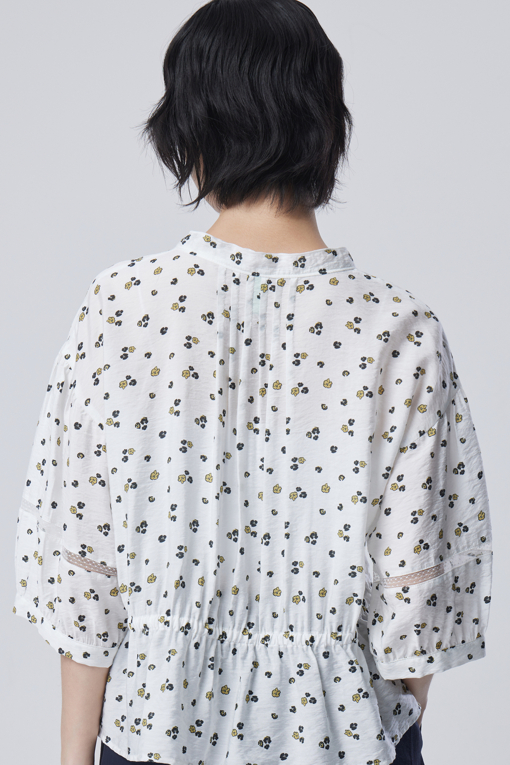 https://img.benettonmall.com/PARTS/KB/26F/BABL03641WH_MB_D3.jpg?cb=1788777022