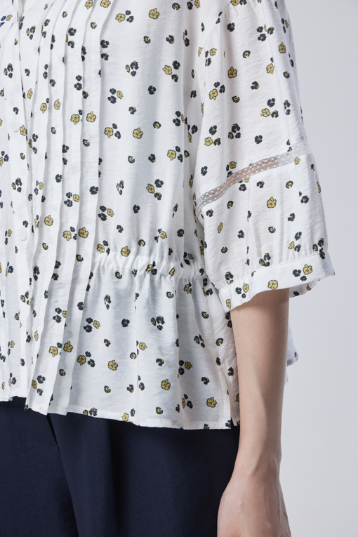 https://img.benettonmall.com/PARTS/KB/26F/BABL03641WH_MB_D4.jpg?cb=1788777022