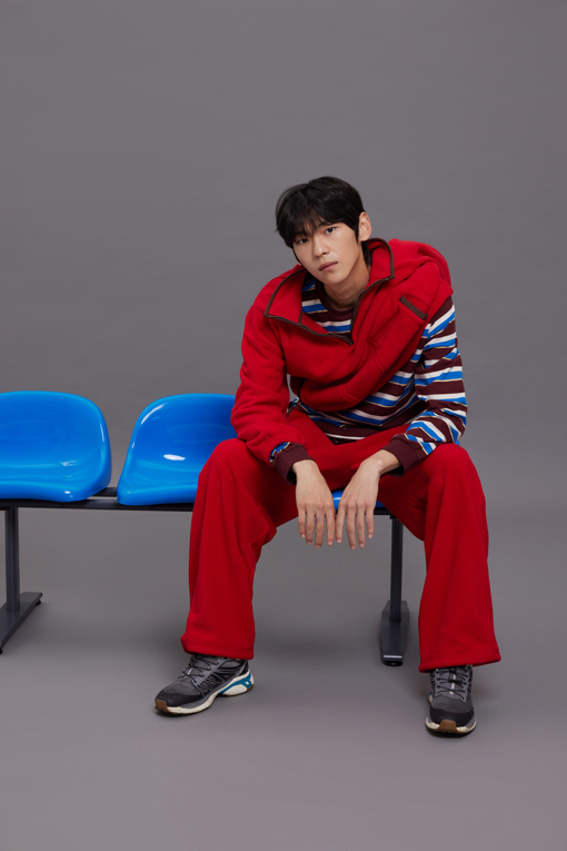https://img.benettonmall.com/PARTS/KB/26F/BABLG1661RD_MB_M9.jpg