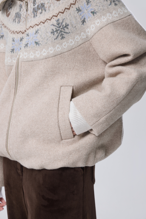 https://img.benettonmall.com/PARTS/KB/26F/BACT55661BG_MB_M4.jpg