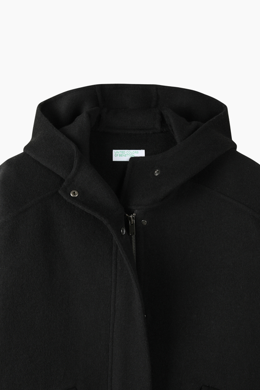 https://img.benettonmall.com/PARTS/KB/26F/BACTE1661BK_MB_D2.jpg