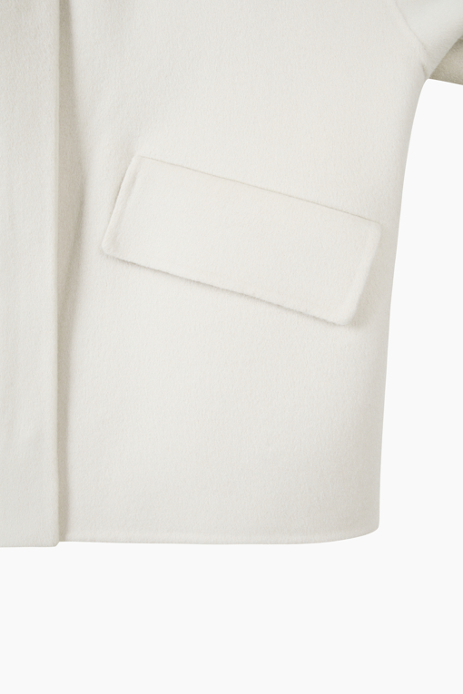 https://img.benettonmall.com/PARTS/KB/26F/BACTE1661IV_MB_D3.jpg