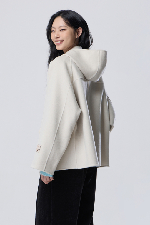https://img.benettonmall.com/PARTS/KB/26F/BACTE1661IV_MB_M1.jpg