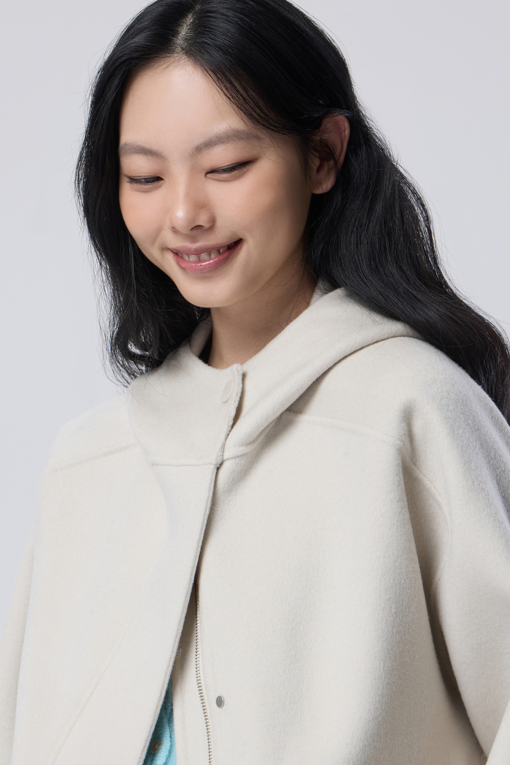 https://img.benettonmall.com/PARTS/KB/26F/BACTE1661IV_MB_M2.jpg