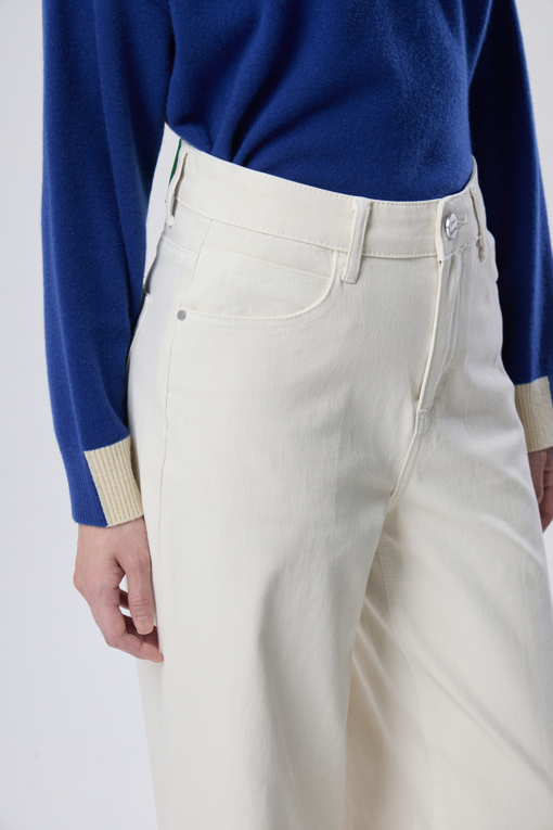 https://img.benettonmall.com/PARTS/KB/26F/BADP01641CR_MB_M3.jpg?cb=1788777022
