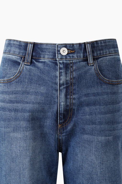 https://img.benettonmall.com/PARTS/KB/26F/BADP02641IN_MB_D2.jpg