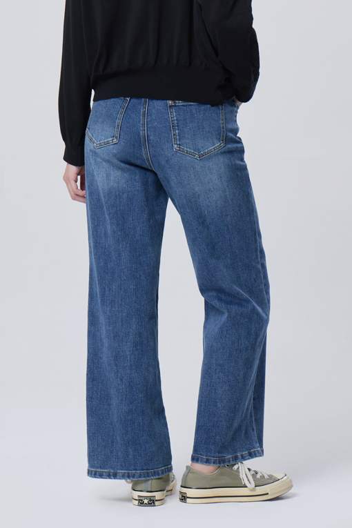 https://img.benettonmall.com/PARTS/KB/26F/BADP02641IN_MB_M1.jpg?cb=1788777022