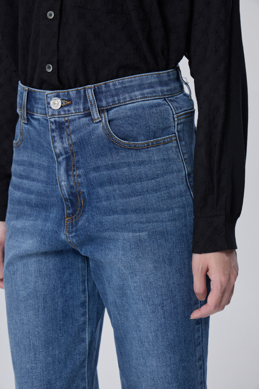 https://img.benettonmall.com/PARTS/KB/26F/BADP02641IN_MB_M3.jpg?cb=1788777022
