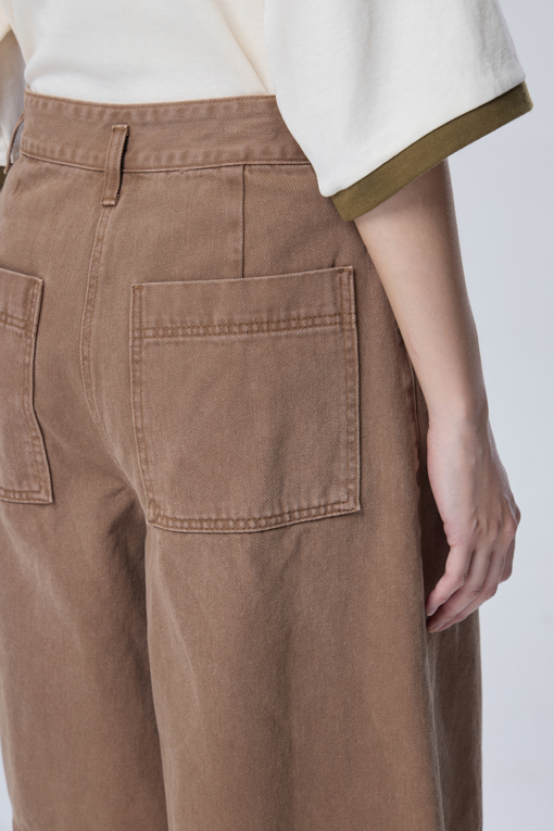 https://img.benettonmall.com/PARTS/KB/26F/BADP03641BR_MB_D4.jpg?cb=1788777022
