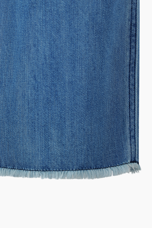 https://img.benettonmall.com/PARTS/KB/26F/BADP04641IN_MB_D14.jpg?cb=1788777022