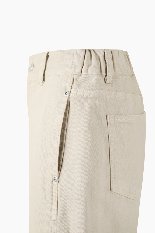 https://img.benettonmall.com/PARTS/KB/26F/BADP06641BG_MB_D3.jpg