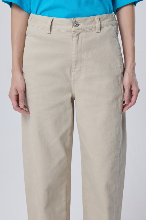 https://img.benettonmall.com/PARTS/KB/26F/BADP06641BG_MB_M2.jpg?cb=1788777022