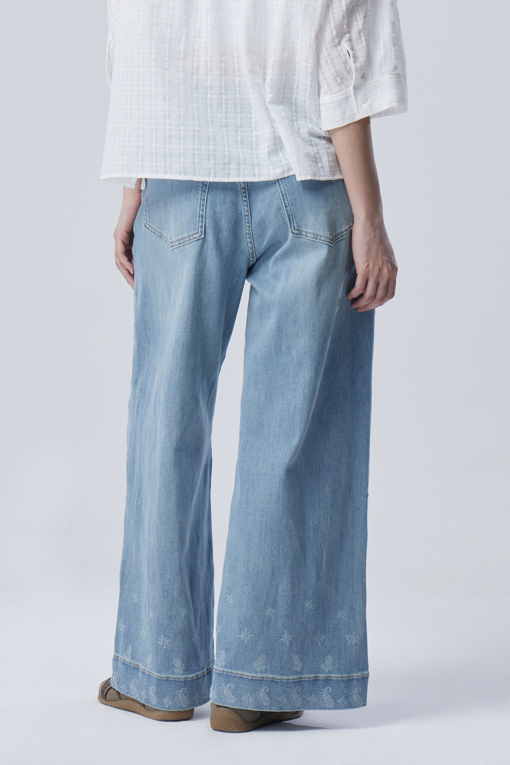 https://img.benettonmall.com/PARTS/KB/26F/BADP07641IN_MB_D1.jpg?cb=1788777022