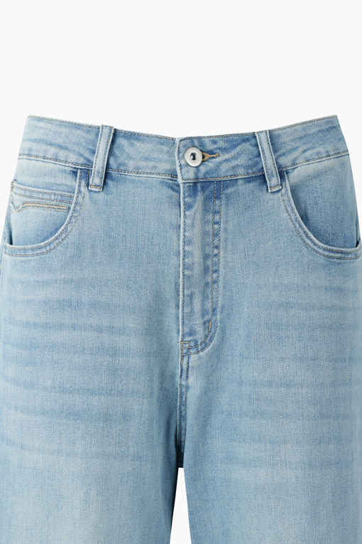 https://img.benettonmall.com/PARTS/KB/26F/BADP07641IN_MB_D12.jpg?cb=1788777022