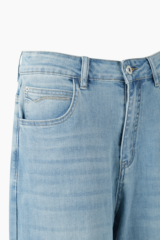 https://img.benettonmall.com/PARTS/KB/26F/BADP07641IN_MB_D13.jpg?cb=1788777022