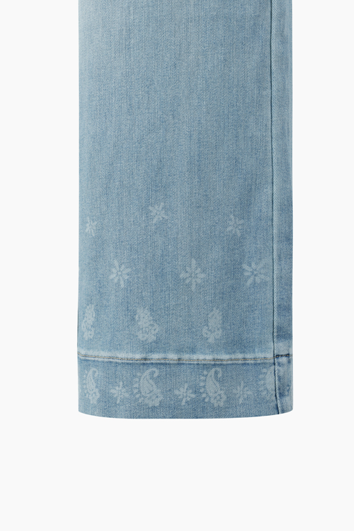 https://img.benettonmall.com/PARTS/KB/26F/BADP07641IN_MB_D14.jpg?cb=1788777022