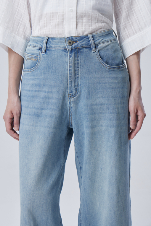 https://img.benettonmall.com/PARTS/KB/26F/BADP07641IN_MB_D2.jpg?cb=1788777022