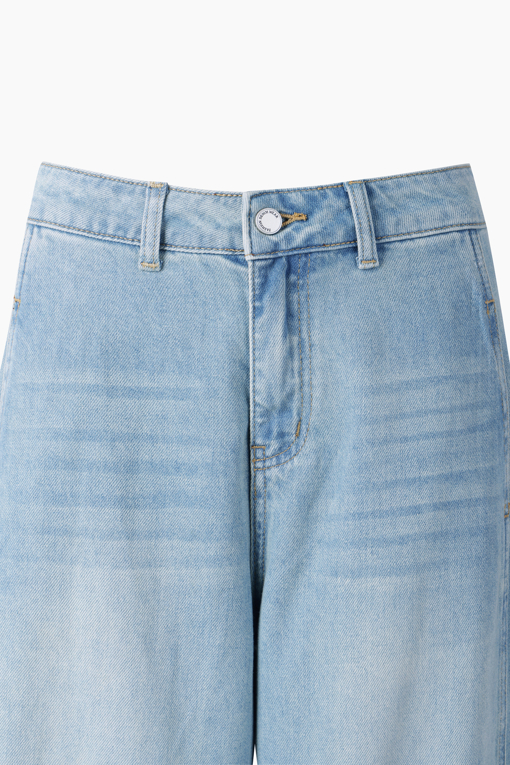 https://img.benettonmall.com/PARTS/KB/26F/BADP08641IN_MB_D12.jpg?cb=1788777022