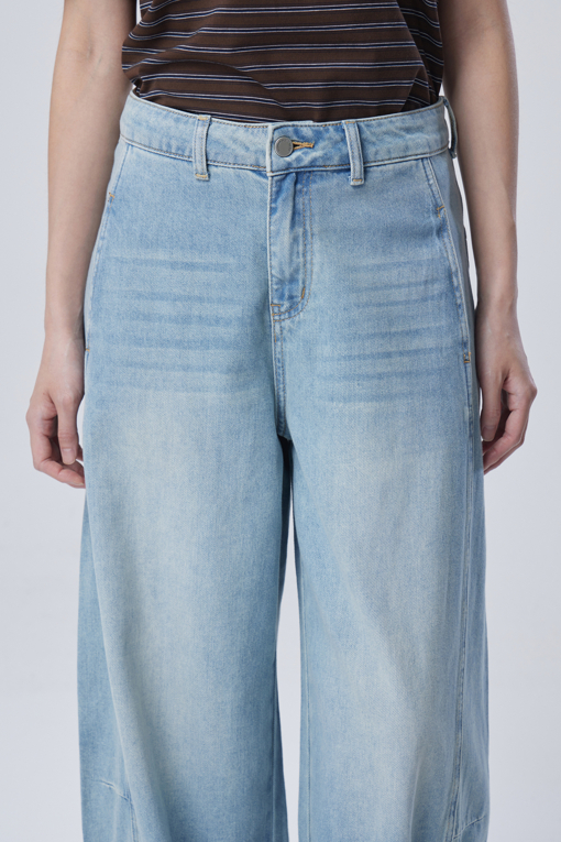 https://img.benettonmall.com/PARTS/KB/26F/BADP08641IN_MB_D2.jpg?cb=1788777022