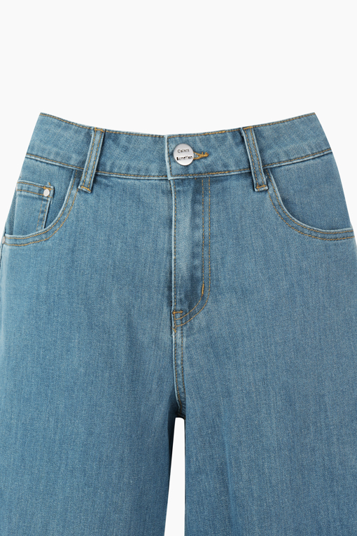 https://img.benettonmall.com/PARTS/KB/26F/BADP09641IN_MB_D2.jpg