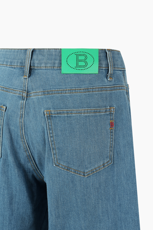 https://img.benettonmall.com/PARTS/KB/26F/BADP09641IN_MB_D4.jpg