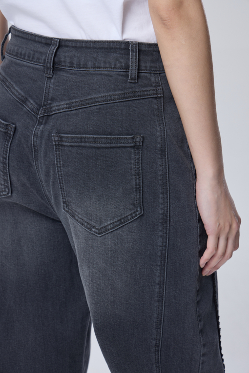 https://img.benettonmall.com/PARTS/KB/26F/BADP10641GR_MB_D4.jpg?cb=1788777022