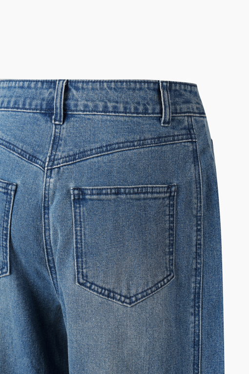 https://img.benettonmall.com/PARTS/KB/26F/BADP10641IN_MB_D15.jpg?cb=1788777022