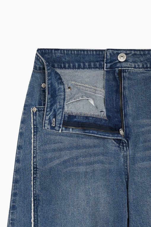 https://img.benettonmall.com/PARTS/KB/26F/BADP10641IN_MB_D16.jpg?cb=1788777022