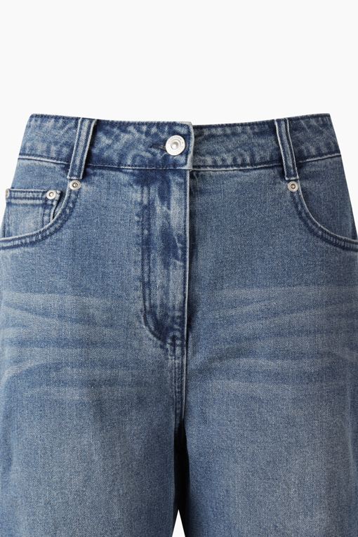 https://img.benettonmall.com/PARTS/KB/26F/BADP10641IN_MB_D2.jpg
