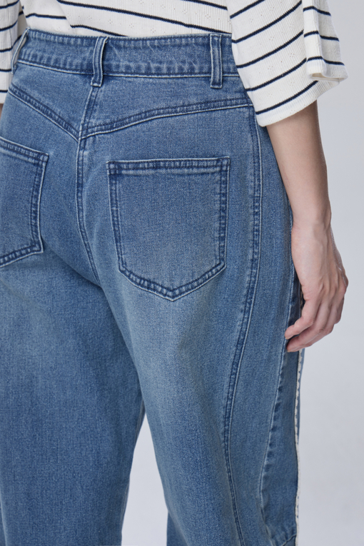 https://img.benettonmall.com/PARTS/KB/26F/BADP10641IN_MB_D4.jpg?cb=1788777022
