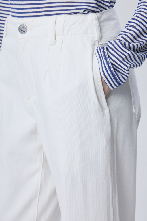 https://img.benettonmall.com/PARTS/KB/26F/BADP11641WH_MB_D3.jpg