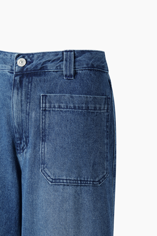 https://img.benettonmall.com/PARTS/KB/26F/BADP14641IN_MB_D3.jpg